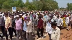 ​आंबा-काजू बागायतदारांचा रणरणत्या उन्हात मुंबई गोवा महामार्गावर’लॉन्ग मार्च’; २५ मार्चपर्यंत मदत न मिळाल्यास ‘वर्षा’वर धडकणार!