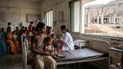 मेळघाटमधील कुपोषणाचे प्रकरण :आम्ही निवृत्तीच्या दिशेने, तरीही धारणी येथील रुग्णालयाचे काम सुरूच,उच्च न्यायालयाचा राज्य सरकारला टोला