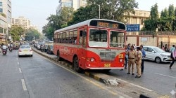 बेस्टच्या भाडेतत्वावरील बसचा अपघात,प्रवासी सुखरुप