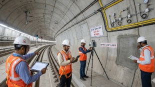 Pune Metro underground tunnel safety norms | PMC Commissioner Naval Kishore Ram on metro leakage | Pune underground metro route map and construction rules | Shukrawar Peth borewell digging metro damage incident