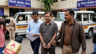 Fake godman Rishikesh Vaidya arrested Pune Pimpri