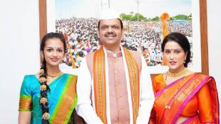 does amruta fadnavis call cm devendra fadnavis devabhau