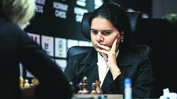 कँडिडेट्समधून हम्पीची माघार? पश्चिम आशियातील संघर्षामुळे सुरक्षेबाबत चिंता; ‘फिडे’ आयोजनावर ठाम