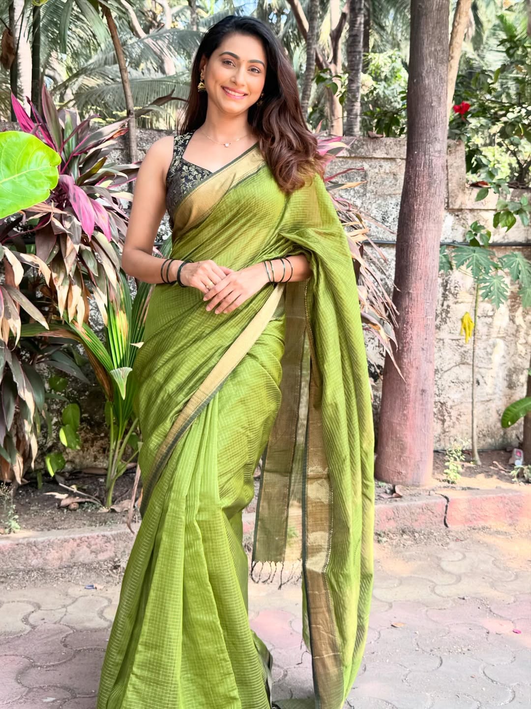 Reshma Shinde Green Saree Look