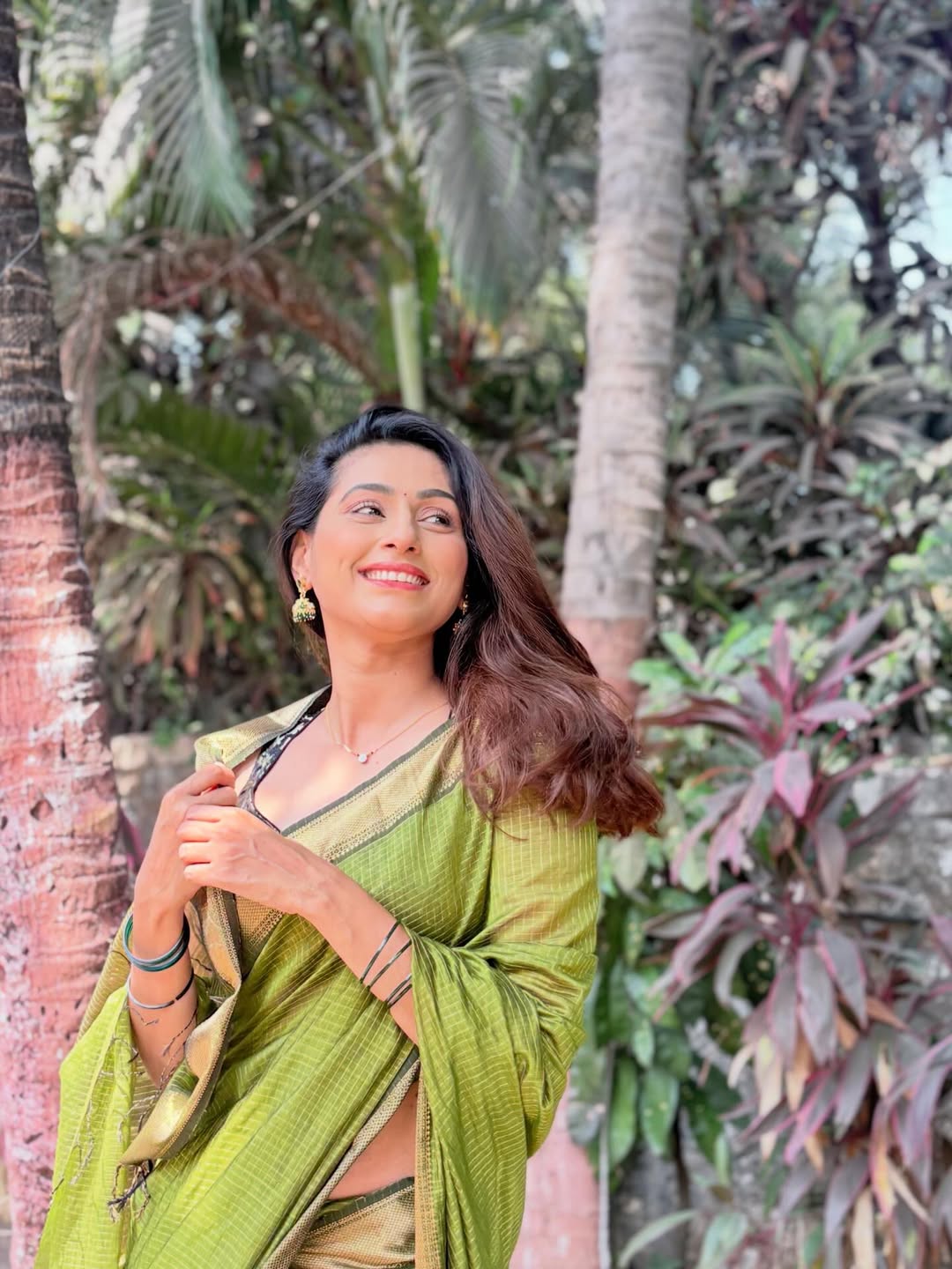 Reshma Shinde Green Saree Look