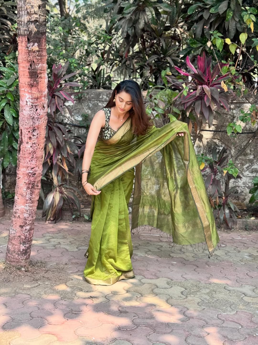 Reshma Shinde Green Saree Look