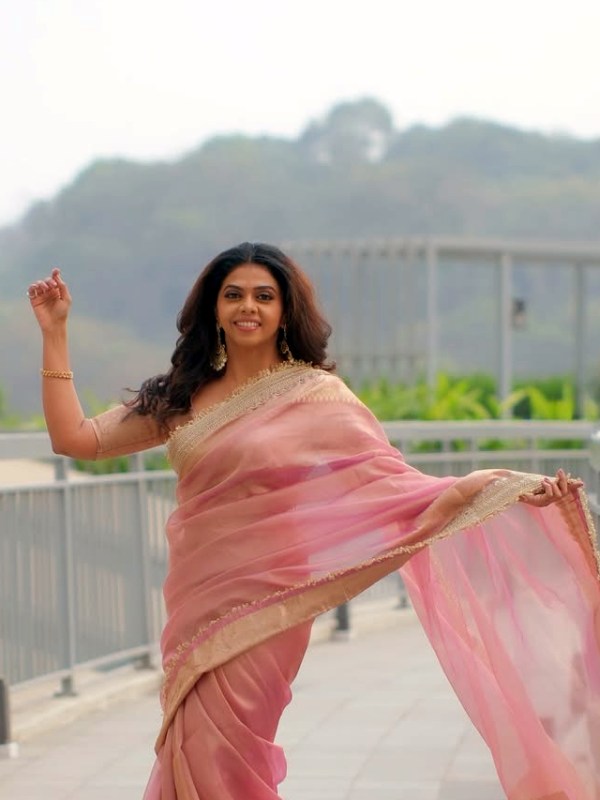 Rutuja Bagwe Pink Saree Look