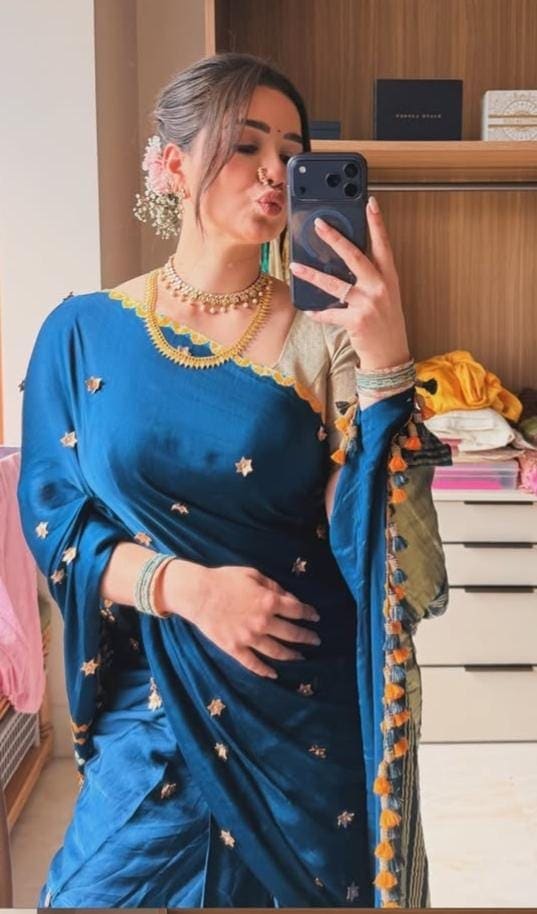 Sara Tendulkar Marathi Look