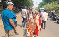 рд╕рд░рдХрд╛рд░ рдореНрд╣рдгрддрдВ рддреБрдЯрд╡рдбрд╛ рдирд╛рд╣реА, рдкрдг рдкрдирд╡реЗрд▓рдХрд░ рд░рд╕реНрддреНрдпрд╛рд╡рд░! рдЧреЕрд╕ рд╕рд┐рд▓рд┐рдВрдбрд░рд╕рд╛рдареА рдирд╛рдЧрд░рд┐рдХрд╛рдВрдЪреА рд╕рд╕реЗрд╣реЛрд▓рдкрдЯ