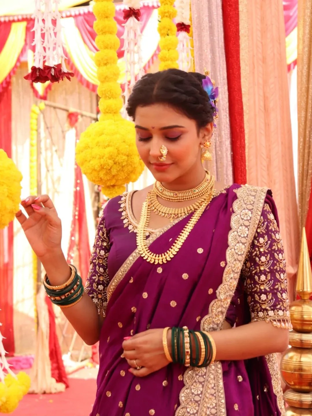 Shivani Mundhekar Purple Nauvari Saree Jewellery Look