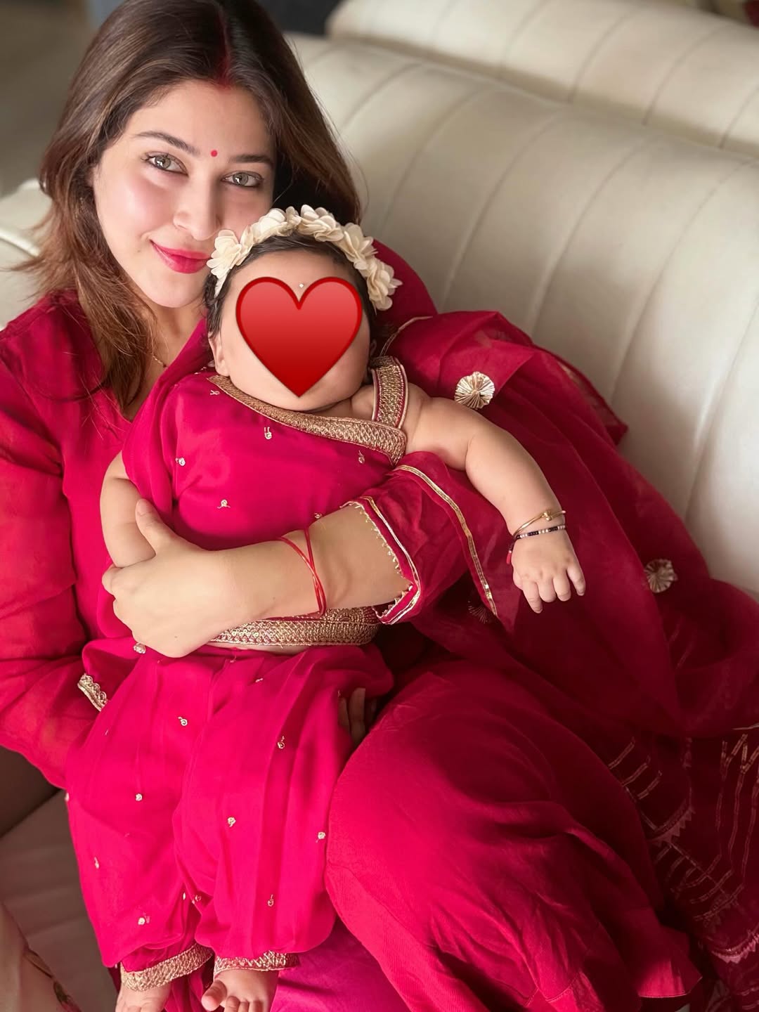 sonarika-bhadoria-daughter-virika-parashar-navratri-photoshoot
