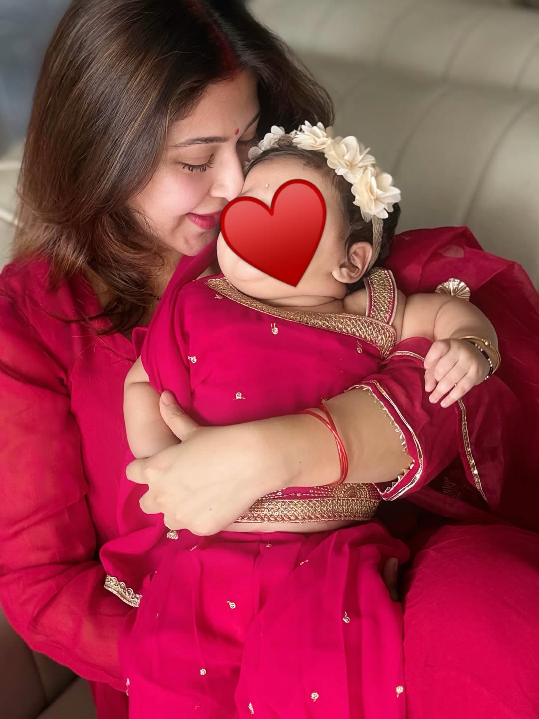 sonarika-bhadoria-daughter-virika-parashar-navratri-photoshoot