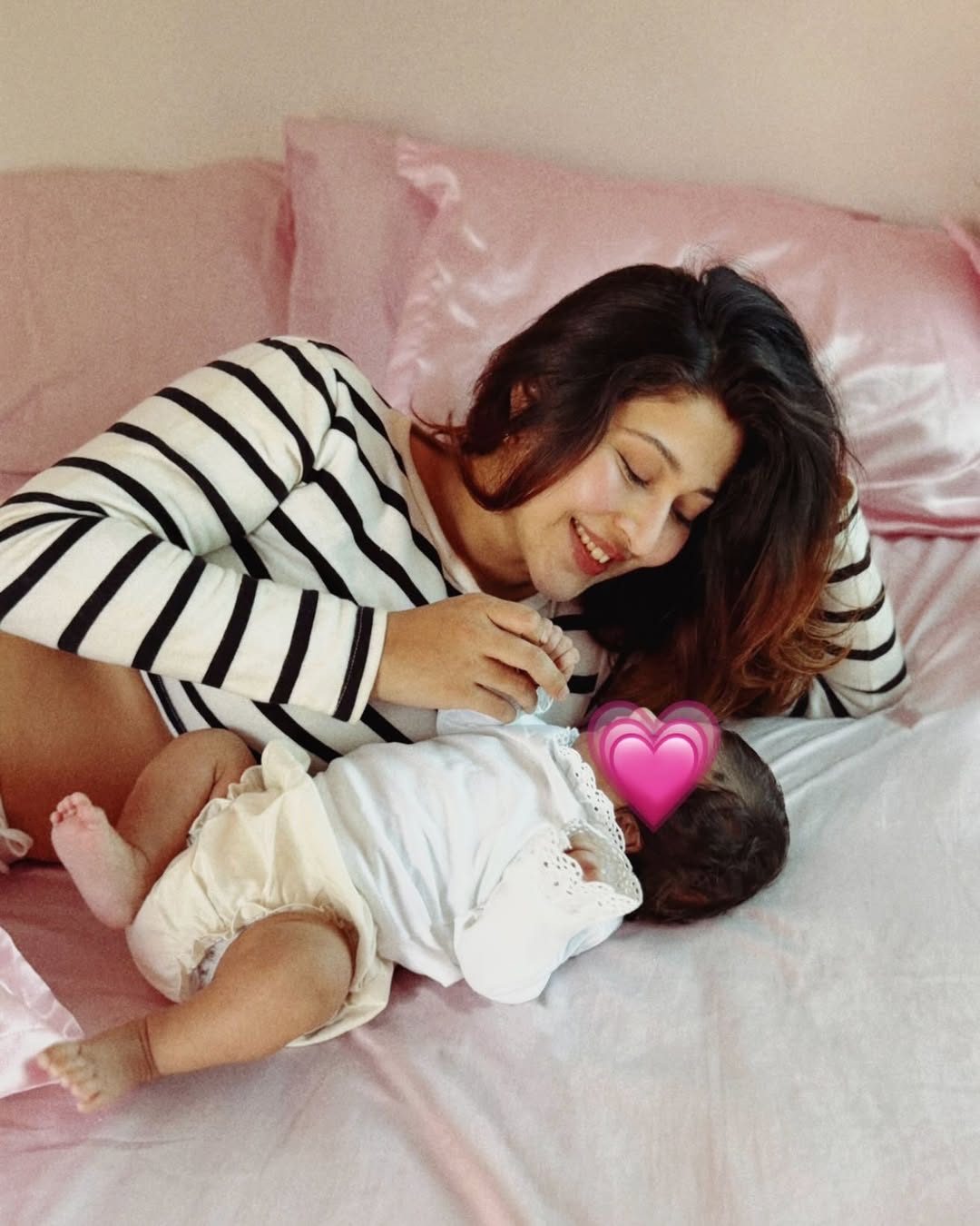 sonarika-bhadoria-daughter-virika-parashar-navratri-photoshoot