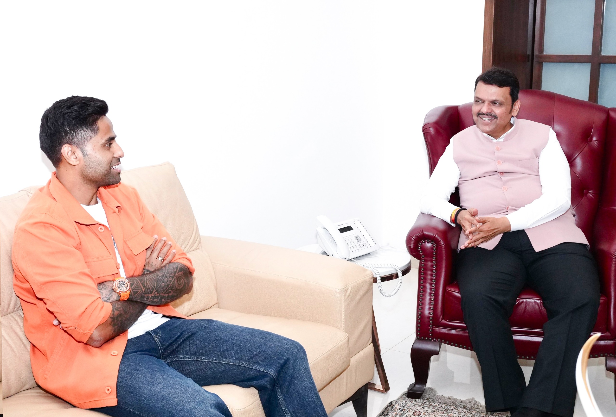 Suryakumar Yadav Shivam Dube meet CM Devendra Fadanvis