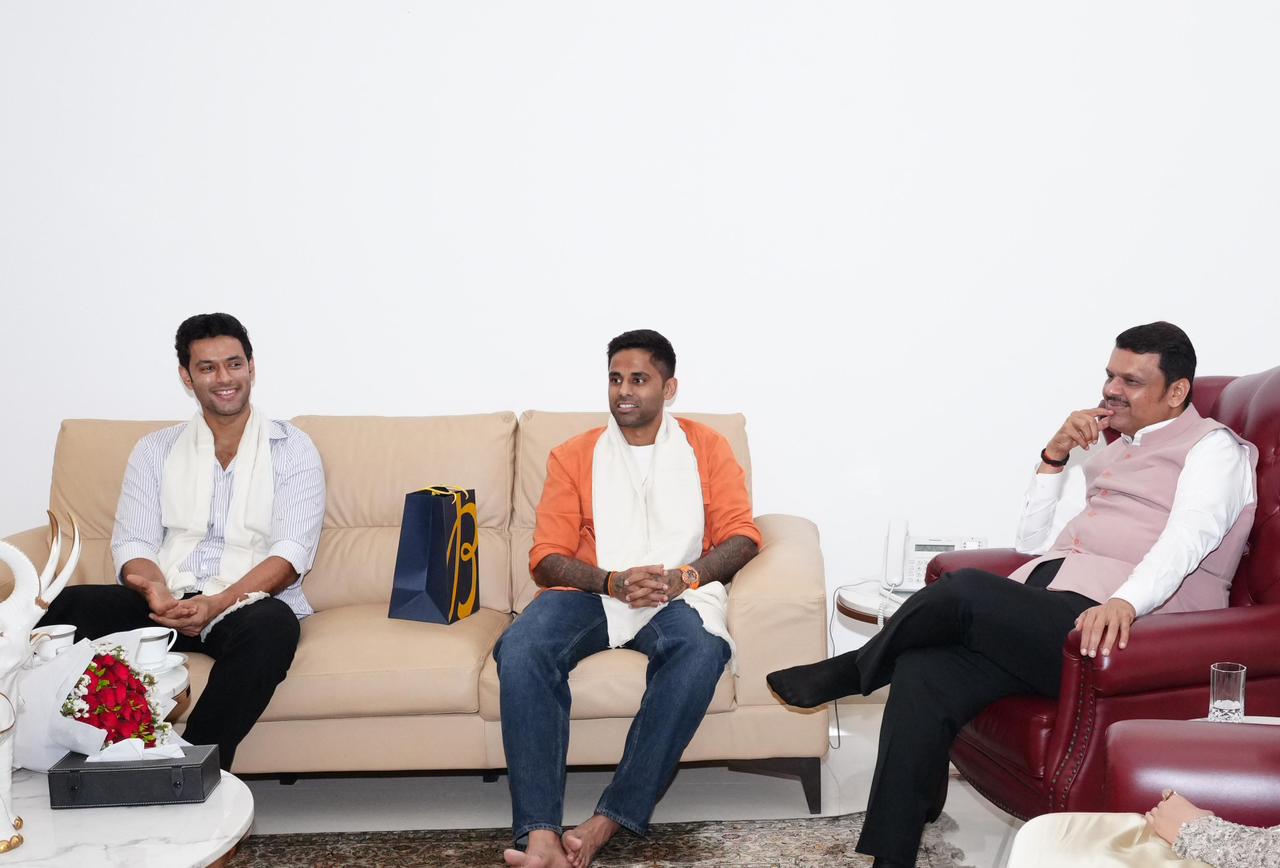 Suryakumar Yadav Shivam Dube meet CM Devendra Fadanvis
