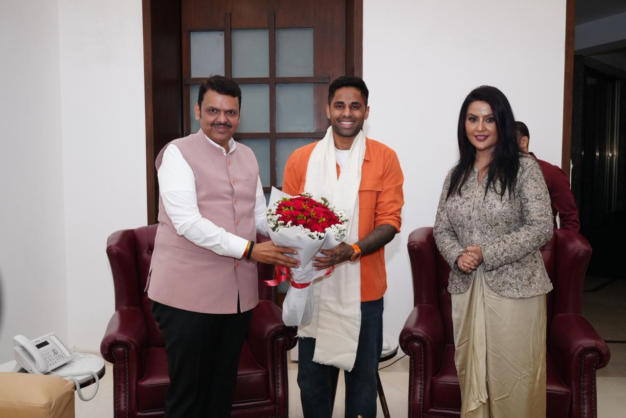 Suryakumar Yadav Shivam Dube meet CM Devendra Fadanvis