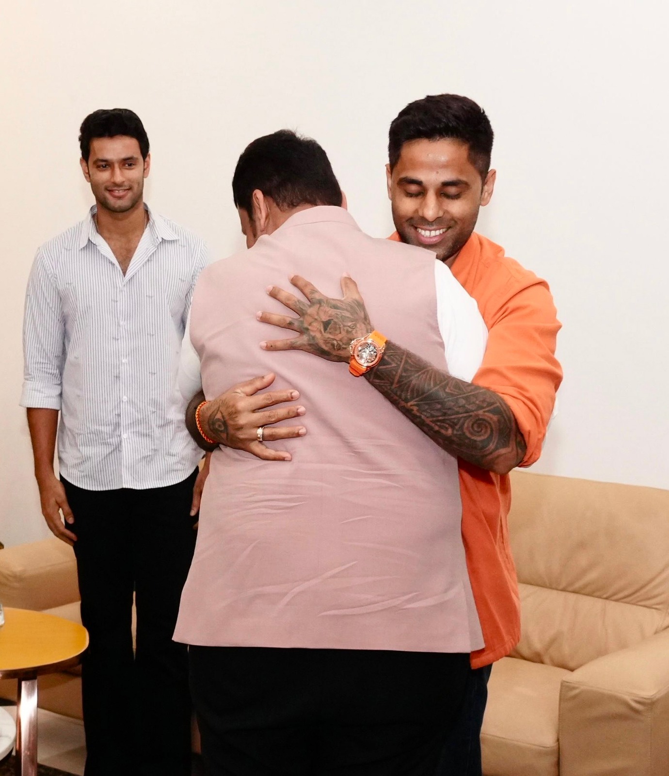 Suryakumar Yadav Shivam Dube meet CM Devendra Fadanvis