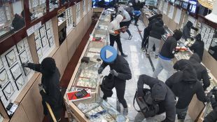 jewelry theft in one minute in Fremont, California