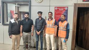 Mumbai-Pune Expressway Police Rescue | मुंबई-पुणे एक्सप्रेसवे पोलीस बचाव | Borghat Police Save Youth | बोरघाट पोलीस कामगिरी