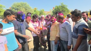 Shivaji Galphade, Vida Village Beed, Jawayachi Miravanuk, Donkey Ride Tradition, Beed News, Maharashtra Holi Traditions, Kaij Taluka, Suraj Patait, Nizam Era Tradition, Marathwada Culture,