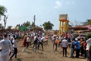 Yavatmal Bori Gadaji Gotmar Yatra | यवतमाळ बोरी गदाजी गोटमार यात्रा धुलीवंदन परंपरा