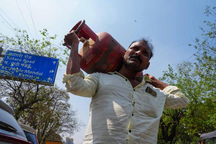 war 2026 LPG Gas Cylinder customer care helpline numbers details in marathi