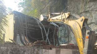 KDMC illegal madrasa demolition Kalyan East | कल्याण डोंबिवली महानगरपालिका बेकायदा मदरसा कारवाई सूचक नाका