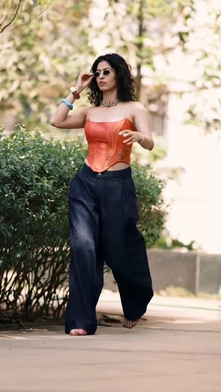 Abhidnya Bhave glamorous look, strapless corset top style