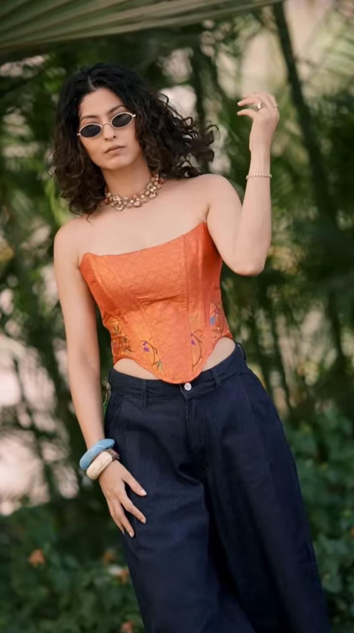 Abhidnya Bhave glamorous look, strapless corset top style