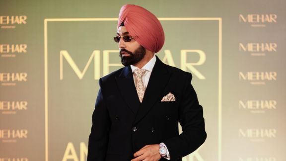 america israel iran war conflict ammy virk wife and 6 years old daughter stranded in uae actor shares post