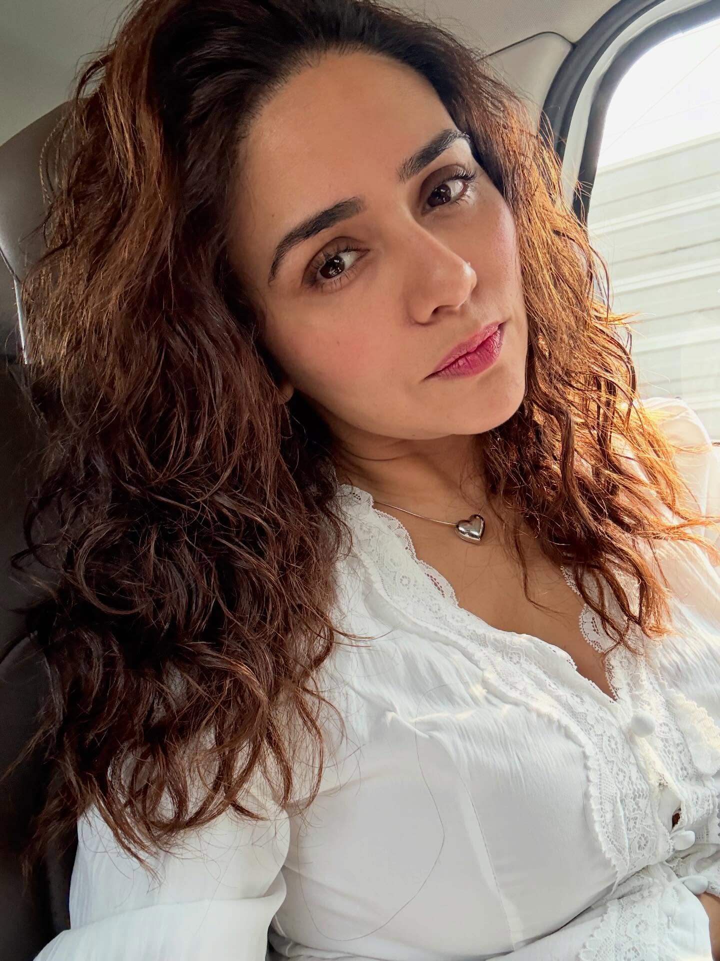 amruta khanvilkar titupati balaji photo