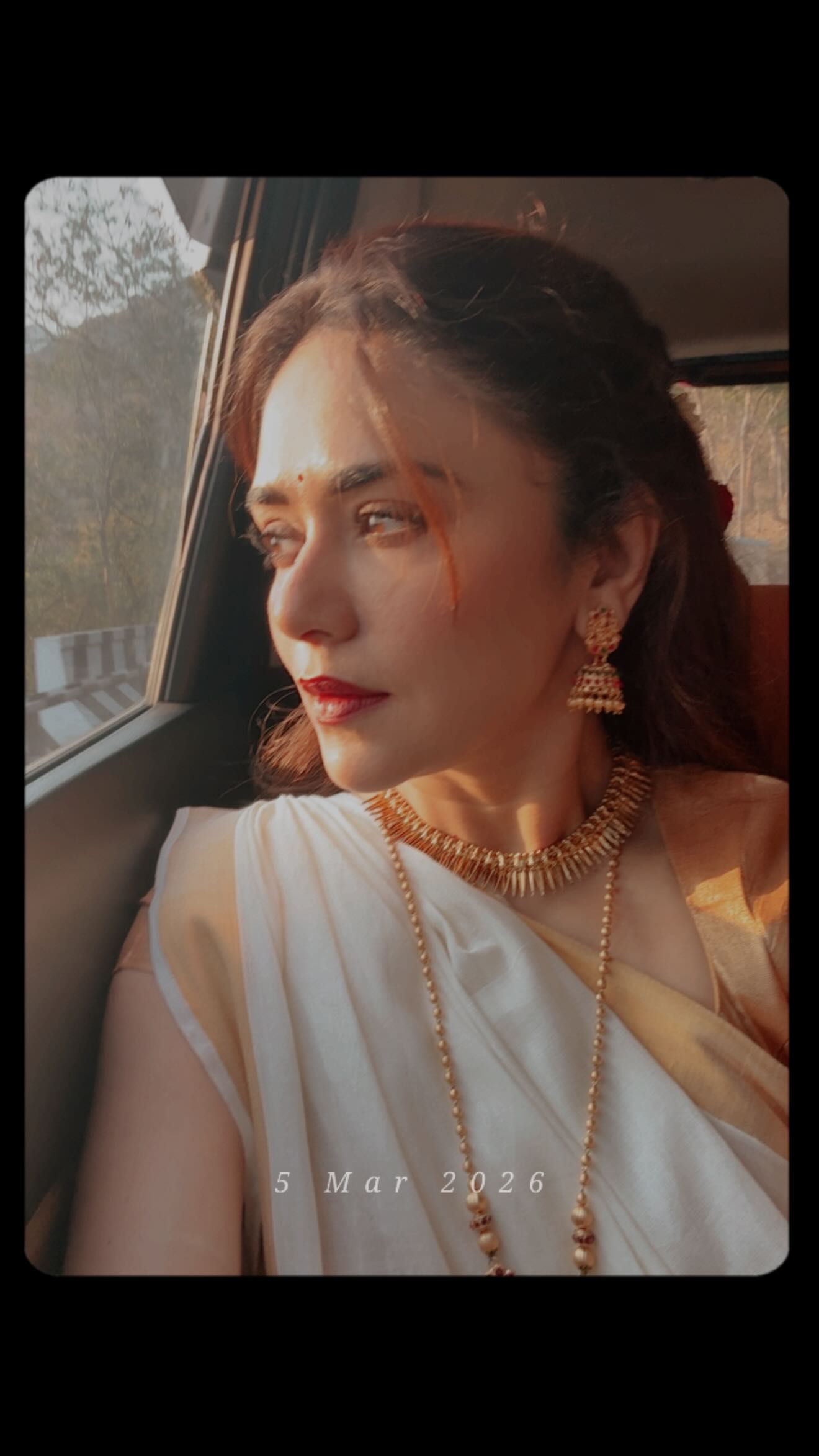 amruta khanvilkar titupati balaji photo