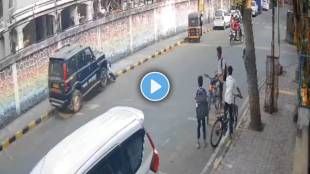 Belapur Scorpio accident video Navi Mumbai | Speeding Scorpio hits girl on footpath | बेलापूर स्कॉर्पिओ अपघात सीसीटीव्ही | नवी मुंबई रस्ते अपघात बातमी
