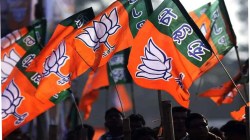 एमआयएमच्या नगरसेविकेच्या कार्यालयात तडीपार नवऱ्याचे छायाचित्र; भाजपच्या आक्षेपानंतर छायाचित्र हटवले