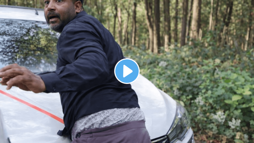 Lakhimpur Kheri Viral Video taxi driver on bonnet | UP Lakhimpur Kheri car bonnet incident video | लखीमपूर खेरी व्हायरल व्हिडिओ टॅक्सी चालक | बोनेटला लटकलेला टॅक्सी चालक लखीमपूर खेरी Lakhimpur Kheri Viral Video taxi driver on bonnet | UP Lakhimpur Kheri car bonnet incident video | लखीमपूर खेरी व्हायरल व्हिडिओ टॅक्सी चालक | बोनेटला लटकलेला टॅक्सी चालक लखीमपूर खेरी