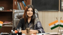 Success Story: केवळ ०.३ गुणांनी हुकली होती संधी, पण हार मानली नाही; १७-१८ तास अभ्यासाचं फळ, प्रियांका बनल्या IAS अधिकारी!