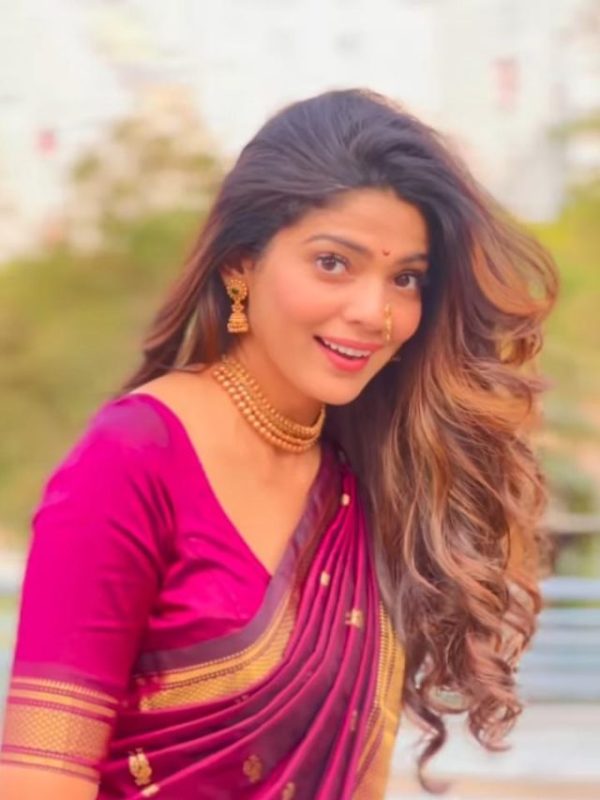 Pooja Sawant dance reel, DJ cha Bass song Marathi reel