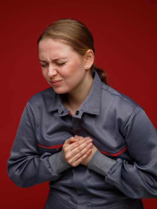 मेंदूला पुरेसा रक्तपुरवठा न झाल्यामुळे मतिभ्रम किंवा गोंधळल्यासारखे वाटू शकते.