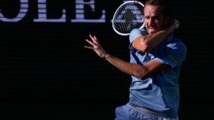 daniil-medvedev-beats-carlos-alcaraz-indian-wells-final-jannik-sinner-tennis-updates
