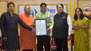 sadanand-more-indrajit-bhalerao-kusumagraj-award-farmers-plight-maharashtra-politics-criticism pune print news