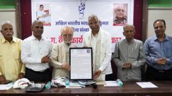 भरल्या घरातील मुलेही अनाथच; डॉ. सुनीलकुमार लवटे यांचे वास्तवावर बोट