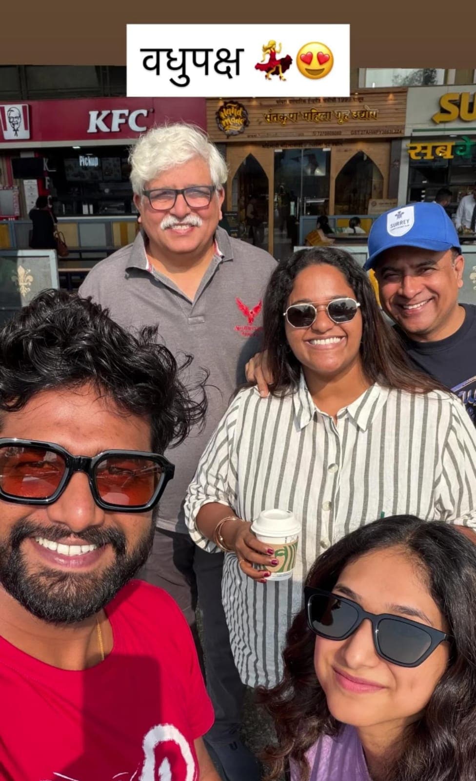 esha dey wedding know about her husband abhishek khankar