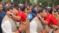 Himanta Biswa Sarma Kiss Video Viral : निवडणूक रॅलीदरम्यान आसामच्या मुख्यमंत्र्यांचे महिलेने घेतले चुंबन; VIDEO व्हायरल झाल्यानंतर हिंमता सरमा यांनी स्पष्ट केली भूमिका