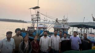 Illegal fishing boats seized in Ratnagiri Jaigad midnight operation