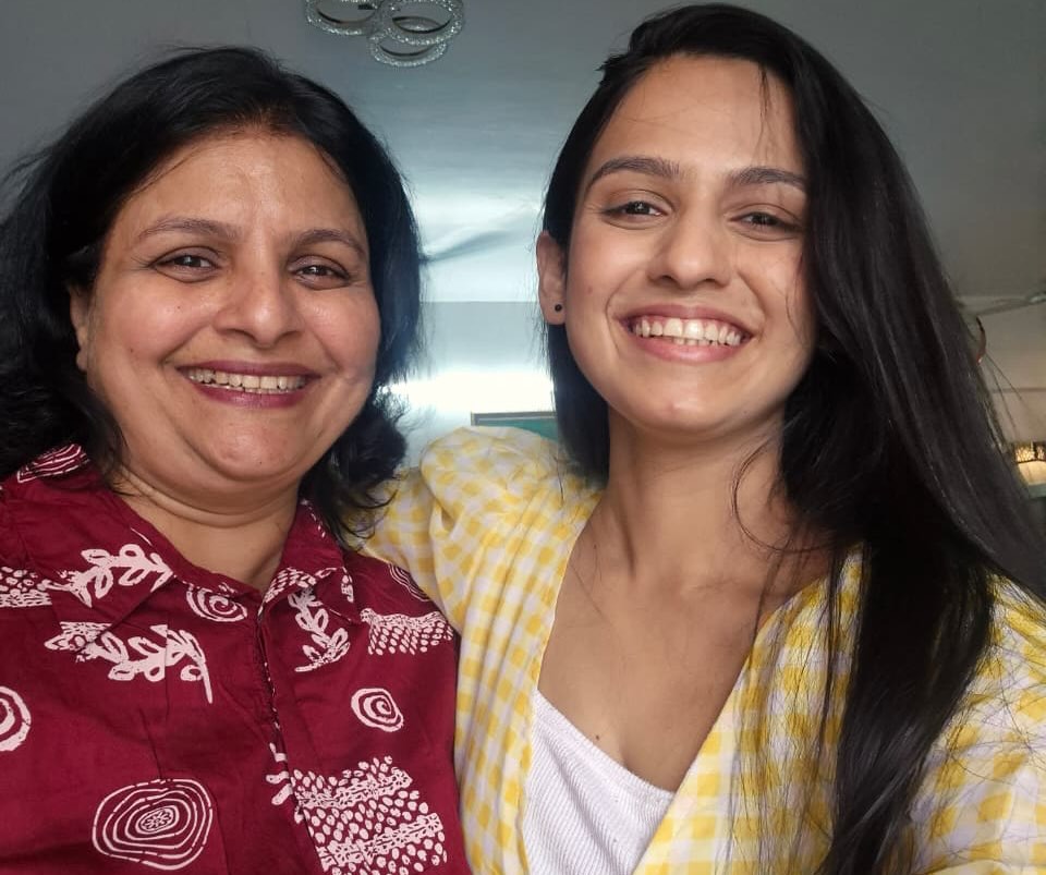 star pravah saadhi maansa serial off air whole team went for vacation shivani baokar share photos