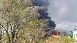 Chemical factory fire in Karad Tasawade MIDC | Massive fire at Satara chemical plant | Firefighters battling blaze in Maharashtra MIDC | Explosions at Tasawade industrial area chemical unit
