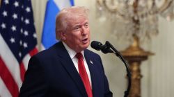 Donald Trump Iran Airstrikes halt announcement : इराणच्या विनंतीनंतर ट्रम्प यांचा मोठा निर्णय; १० दिवसांसाठी हल्ले थांबवले, युद्धाला पूर्णविराम मिळणार?