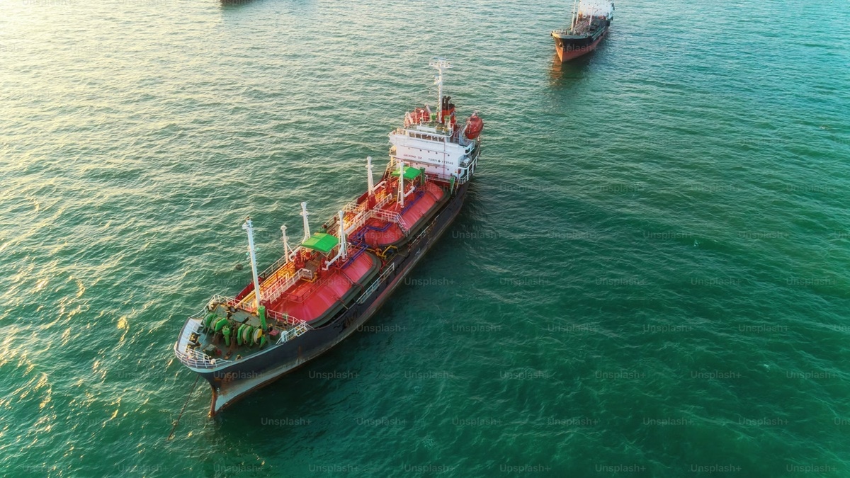 lpg vs cng vs png vs lng (photo- unsplash)