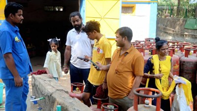 १४.२ किलोच्या एलपीजी सिलिंडरमध्ये १० किलो गॅस भरुन दिला जाणार? सरकारने दिले स्पष्टीकरण