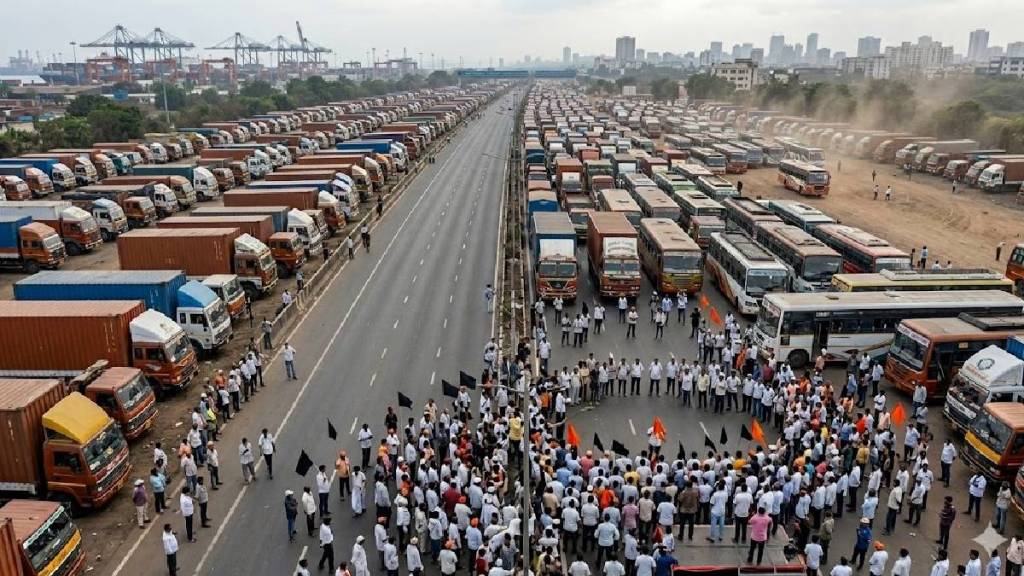 Maharashtra Transporters Strike March 5 JNPT Protest, Truck Drivers Block Highway, E-Challan Issue Marathi Banner | ५ मार्चपासून महाराष्ट्र वाहतूकदार संप, जेएनपीटी मालवाहतूक बंद, ई-चलन विरोध आंदोलन बैनर, मुंबई-पुणे महामार्ग Maharashtra Transporters Strike March 5 JNPT Protest, Truck Drivers Block Highway, E-Challan Issue Marathi Banner | ५ मार्चपासून महाराष्ट्र वाहतूकदार संप, जेएनपीटी मालवाहतूक बंद, ई-चलन विरोध आंदोलन बैनर, मुंबई-पुणे महामार्ग
